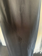 Load image into Gallery viewer, Caitlin Crisp Wilmer Dress (Black)