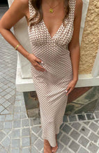 Load image into Gallery viewer, Boutique Verlaine Beige Maxi Dress
