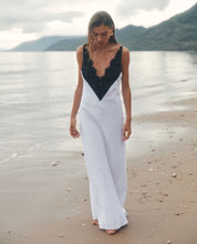 Load image into Gallery viewer, Dissh Hazel Linen Midi