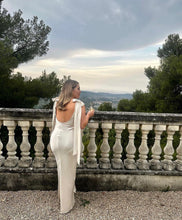 Load image into Gallery viewer, Caitlin Crisp Wilmer Dress (Oyster)