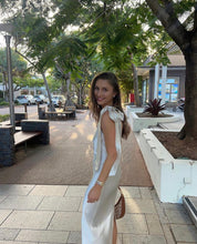 Load image into Gallery viewer, Caitlin Crisp Wilmer Dress (Oyster)