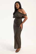 Load image into Gallery viewer, Lioness Sweetheart Maxi (Chocolate)