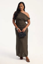 Load image into Gallery viewer, Lioness Sweetheart Maxi (Chocolate)