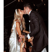 Load image into Gallery viewer, Caitlin Crisp Wilmer Dress (Oyster)