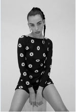 Load image into Gallery viewer, Realisation Par Cosima 90&#39;s Daisy Mini
